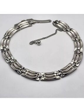 Vintage Trifari Rhodium Necklace Golden Gate 22"